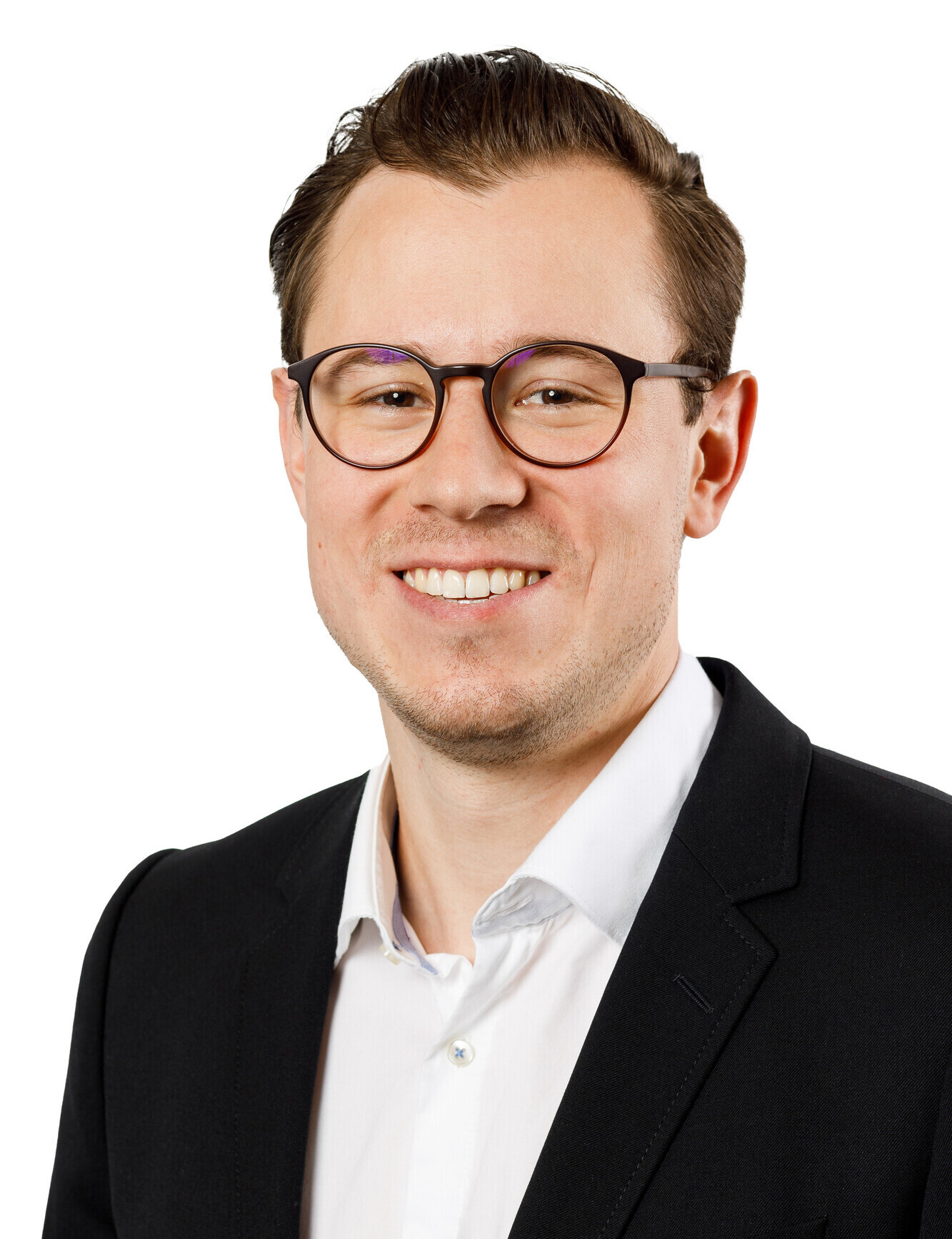 Bernard_Giuliano_WING_STUD Ein lächelnder Absolvent des MSE-Studiengangs Business Engineering