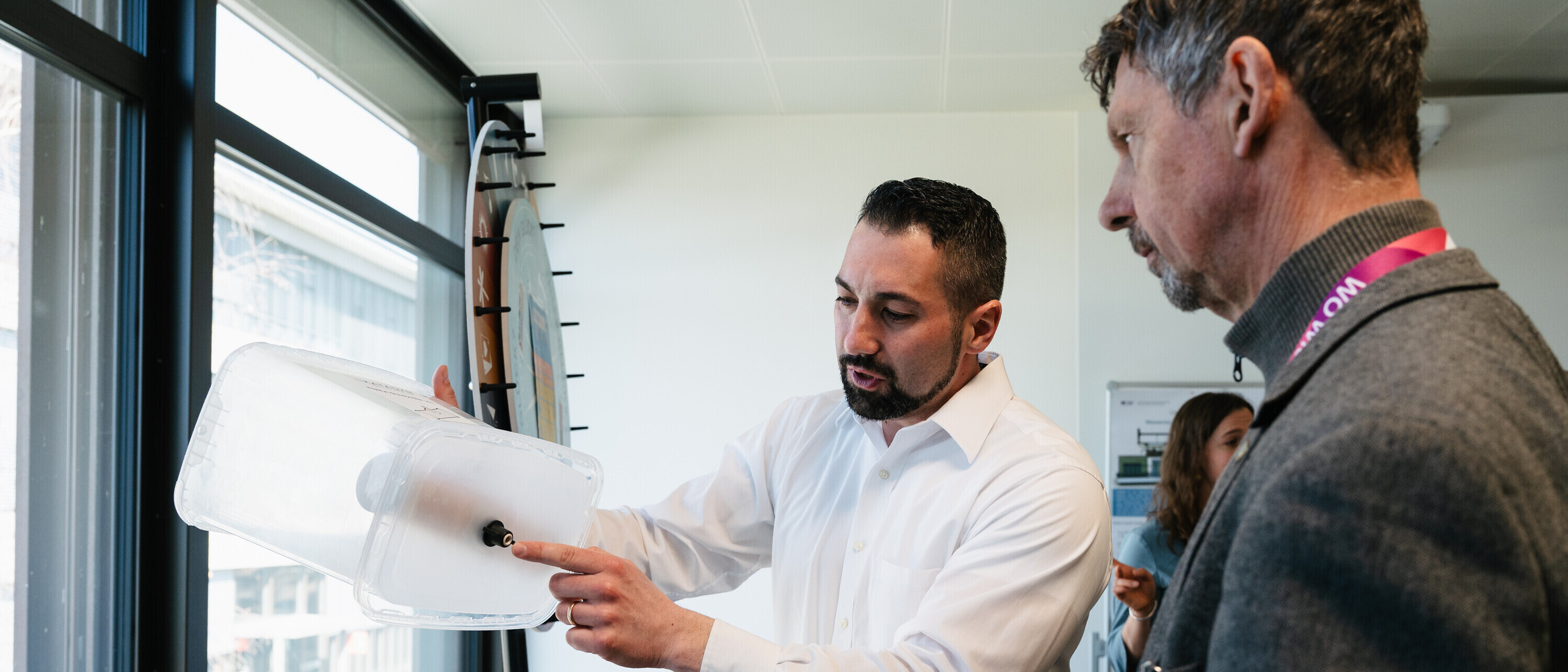 At the Blue Market, participants had the opportunity to discuss practical water solutions directly with the companies and public authorities in attendance.