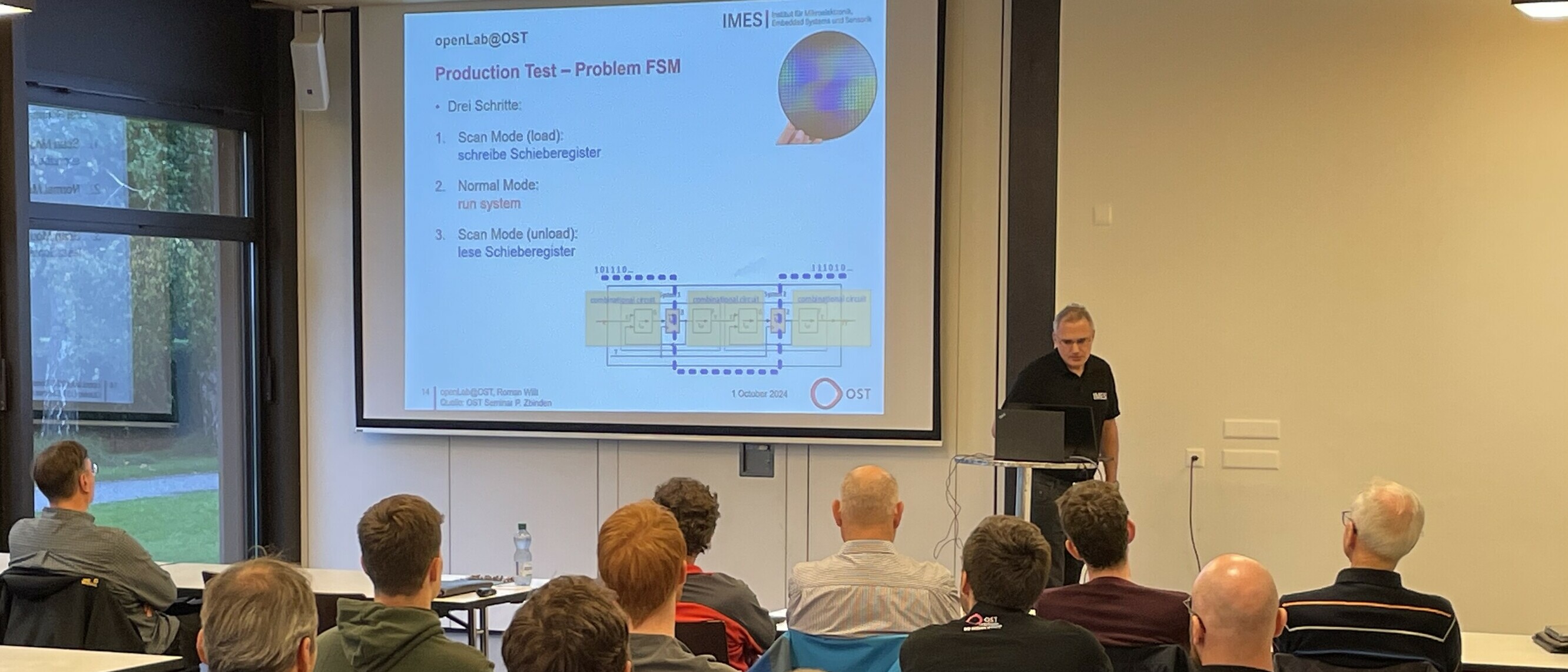 Roman Willi stellt den Gästen der IMES Lecture das neue IMES OpenLab@OST vor. 