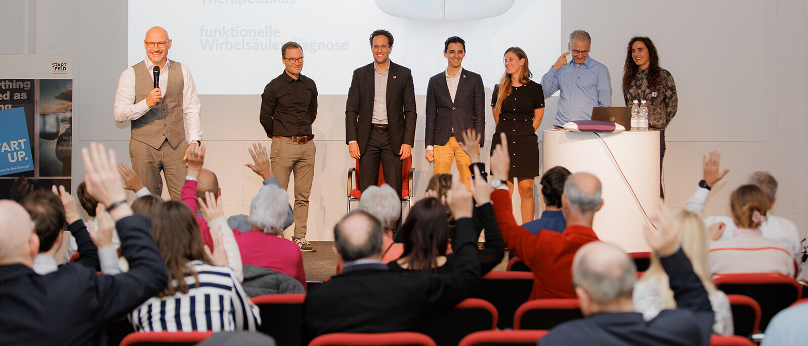 Das Team der MovementSciences AG an der Preisverleihung des Age Innovation Preises 2023. Das Team der MovementSciences AG an der Preisverleihung des Age Innovation Preises 2023.