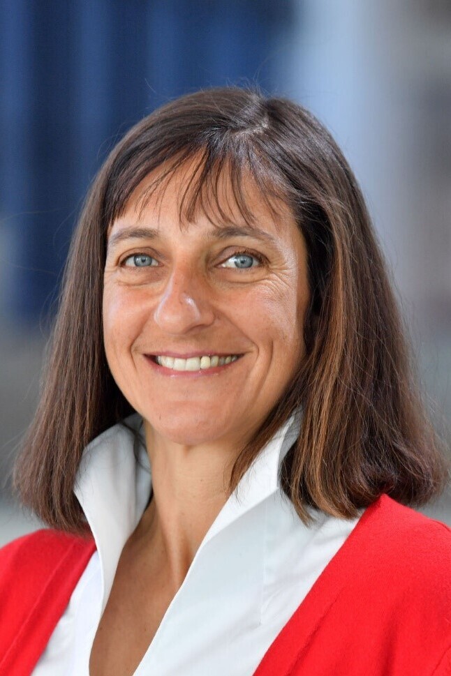 Celine Mahieux spricht an der OST über den aktuellen Stand der erneuerbaren Energien weltweit.