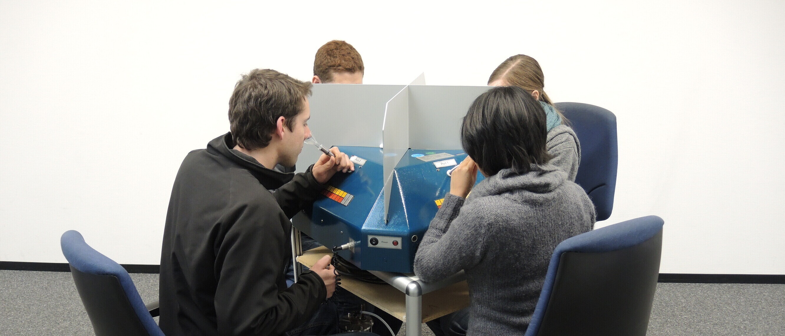 Olfaktometrische Messung mit Geruchsprobanden Olfaktometrische Messung mit Geruchsprobanden