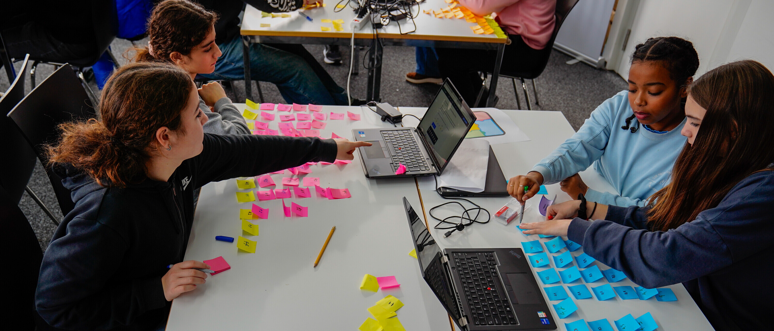 Die Schülerinnen und Schüler lernen das Strukturieren von Daten.