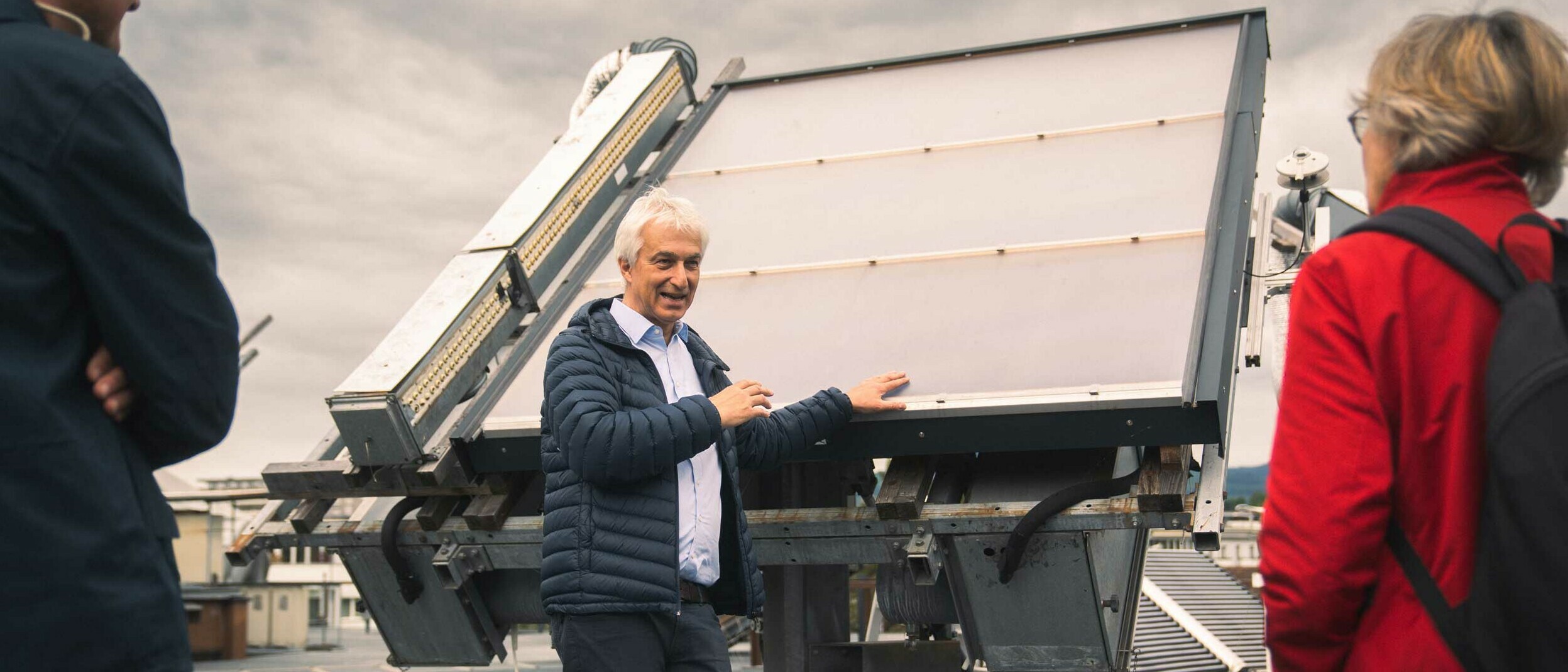 Besuch auf dem innovativen Solar-Forschungsdach der OST.