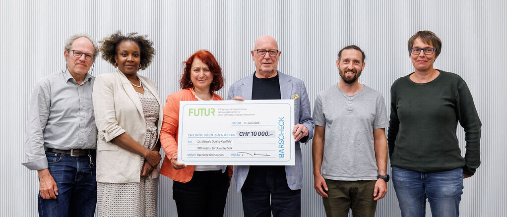 2026-06_futur-preis_sophia Das Projektteam von «SophiA» bei der Preisübergabe