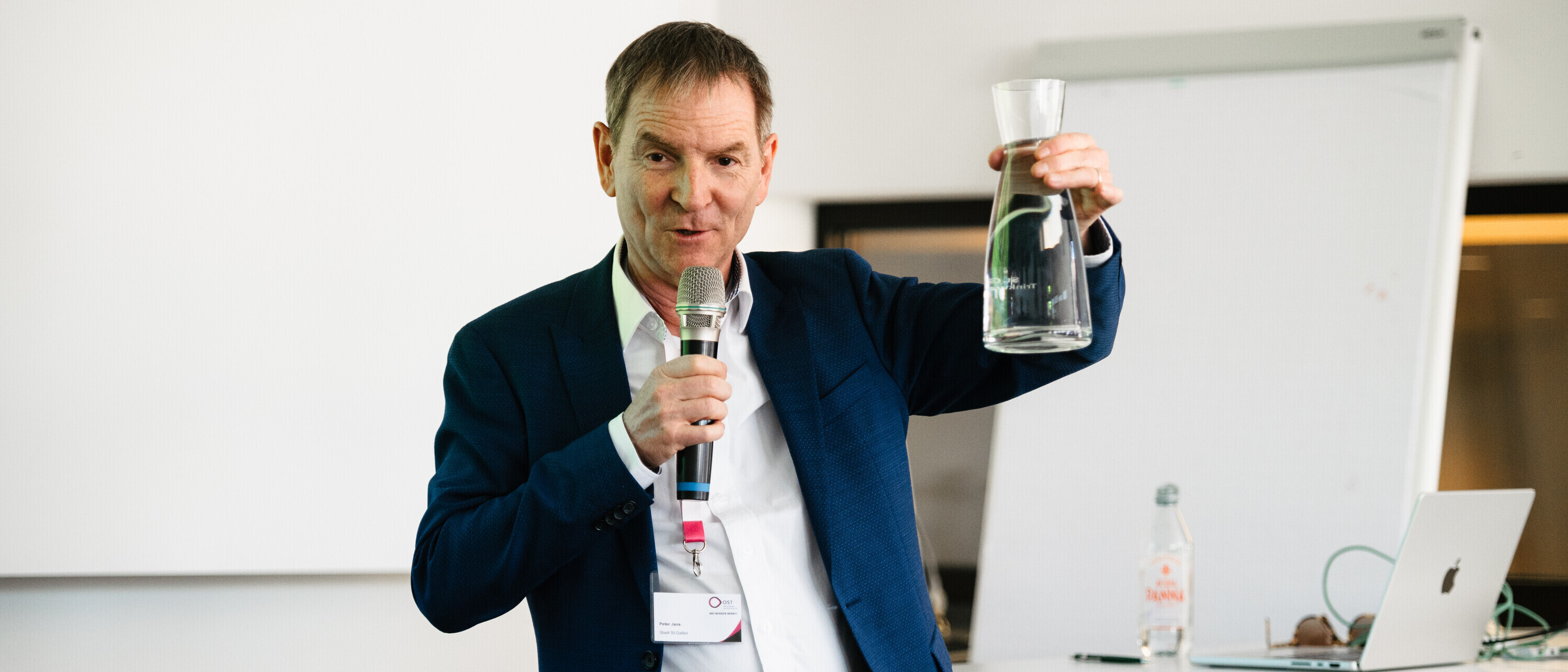 Peter Jans, City Councilor of St. Gallen, highlights the mismatch between the value of water and its cost.