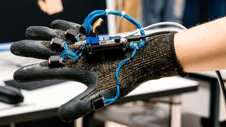 Während ihres ECE-Studiums an der OST entwickeln angehende Elektroingenieurinnen und Elektroingenieure ein tiefes Verständnis für Schaltungstechnik, Signalverarbeitung und Netzwerke.