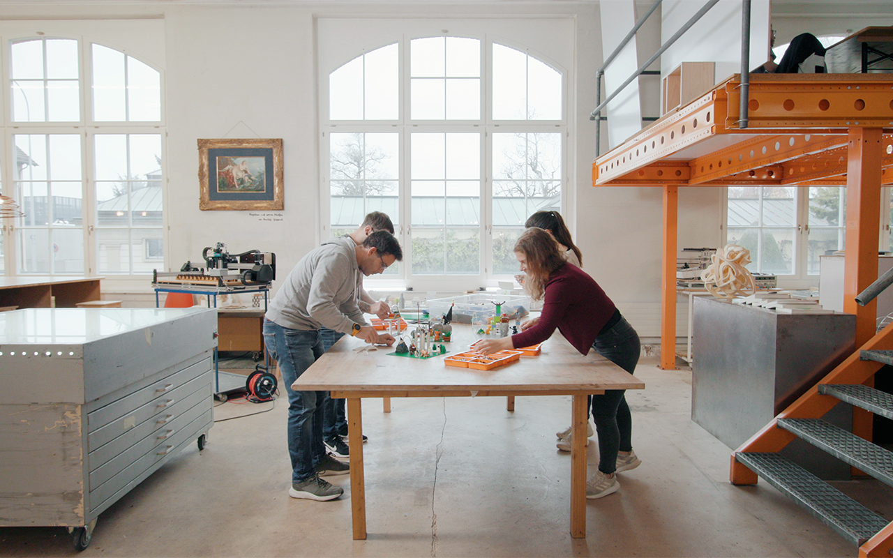 Innovation beginnt auf der "grünen Wiese" Zum Blogbeitrag